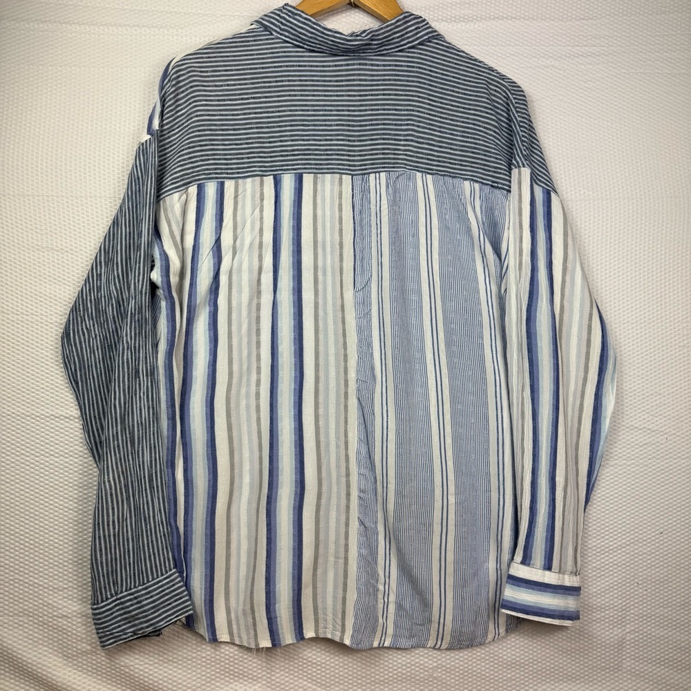 Angie Blue and White Casual Button Down Shirt Size Large - Picture 7 of 9